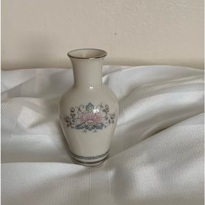 LENOX CHARLESTON MINI VASE